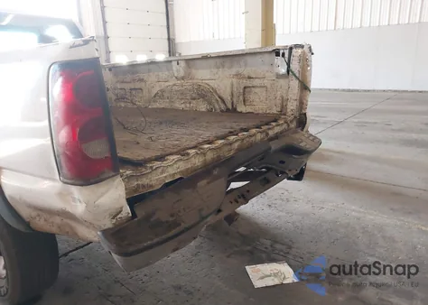 2005 Chevrolet Silverado 2500Hd Work Truck z USA, uszkodzony, nr VIN 1GCHC24U95E175862